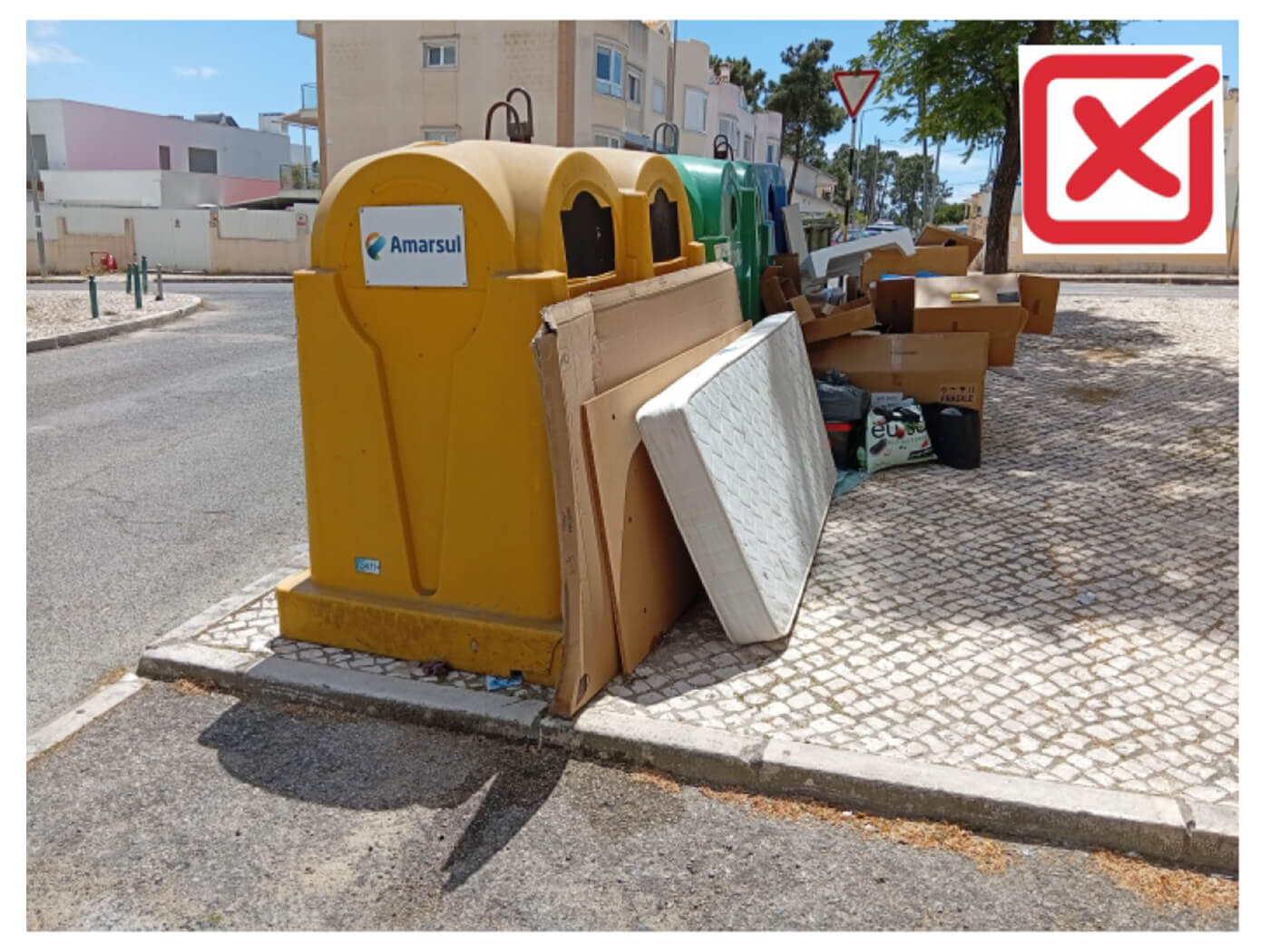Divisórias tapume para contentores do lixo e eco pontos
